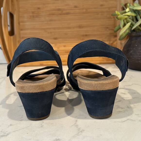 Bjorndal Sadie Wedge Sandals suede neutral minimalist comfortable size 9 blue - Picture 5 of 8